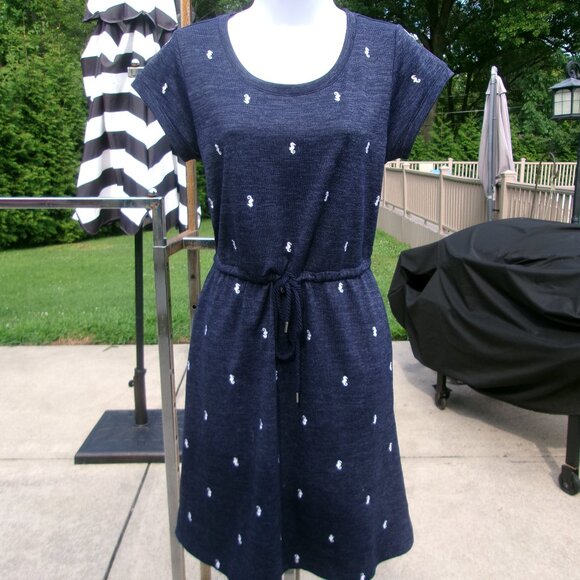NWOT T BY TALBOTS NAVY SEAHORSE EMB DRESS M - Picture 1 of 1